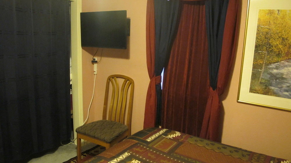 أنكوراج Frenchy'S Adventure Bed And Breakfast المظهر الخارجي الصورة