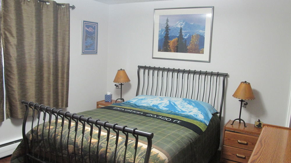 أنكوراج Frenchy'S Adventure Bed And Breakfast المظهر الخارجي الصورة